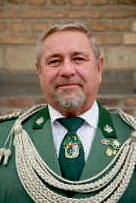Hermann Franzen in grüner Uniform mit den Abzeichen des Jägermajors.